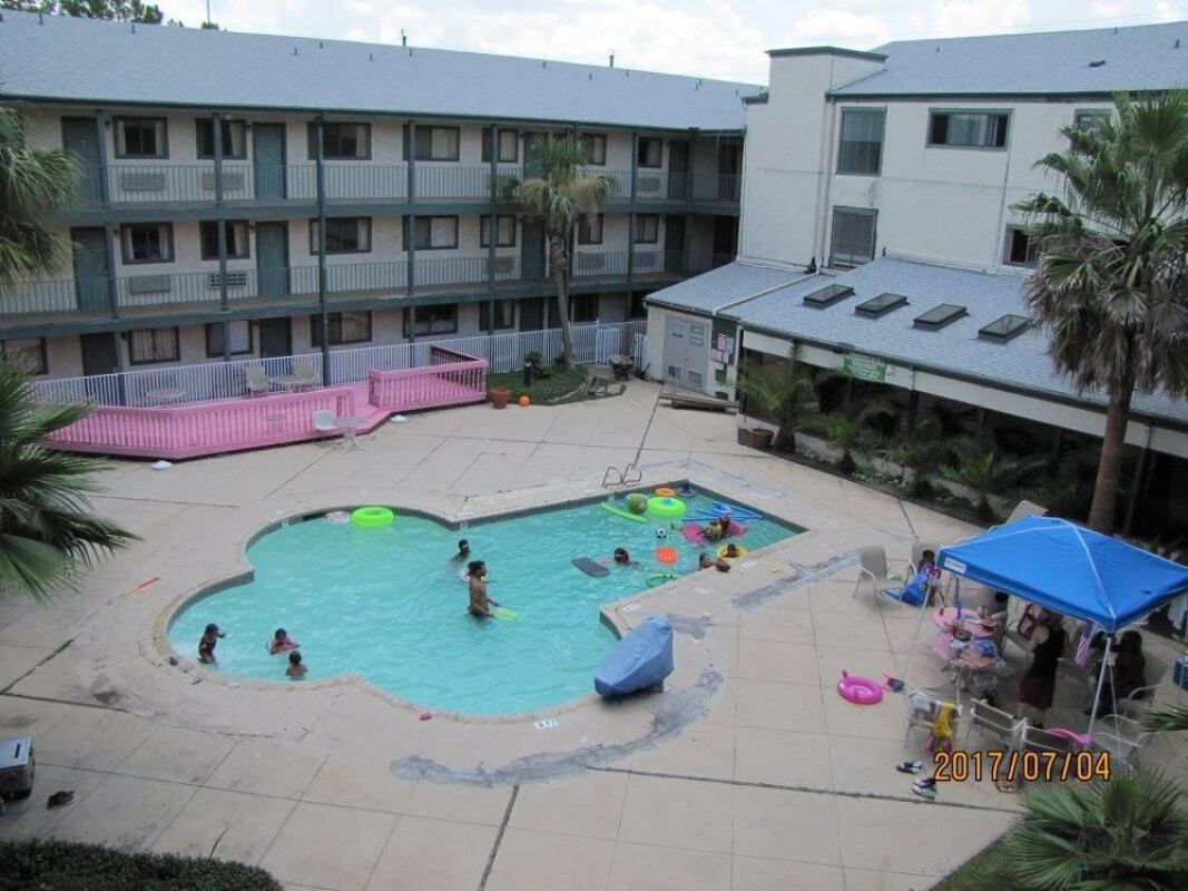 Studio for rent in Houston North Freeway, Northside StudiosHouston